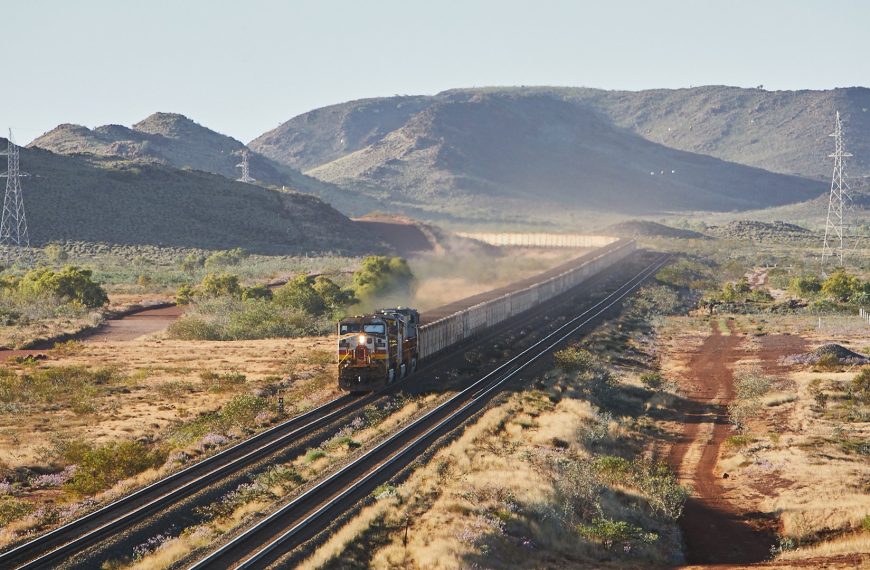 Rio Tinto train derails, hits stationary unit