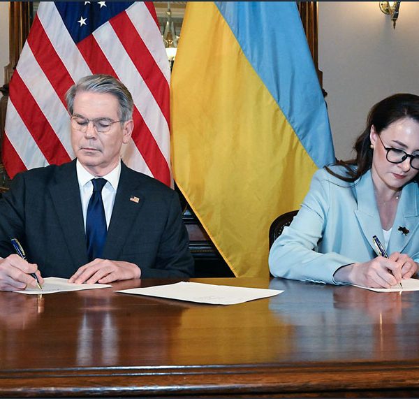 Ukraine-U.S. ink minerals deal