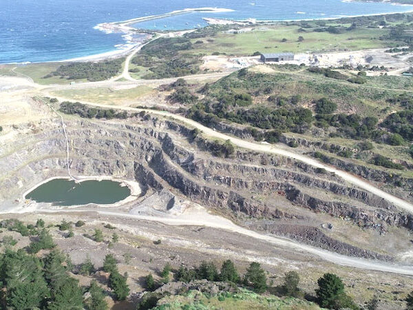 Tasmanian government aids tungsten mine