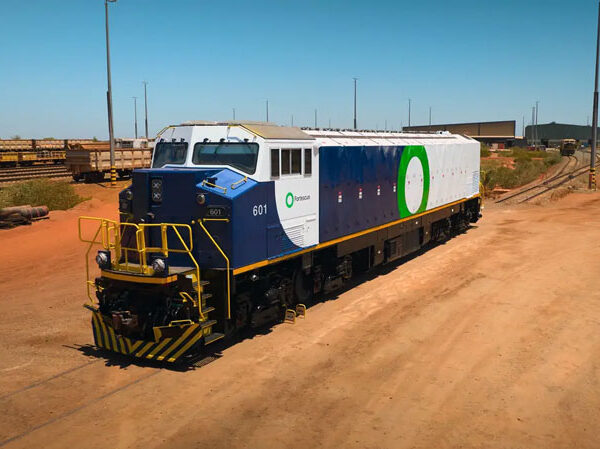 Fortescue commissions B-E locos in Pilbara